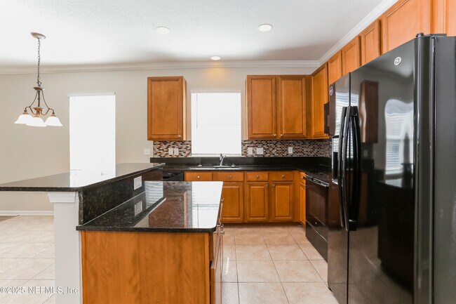 Building Photo - 11771 Alexandra Dr