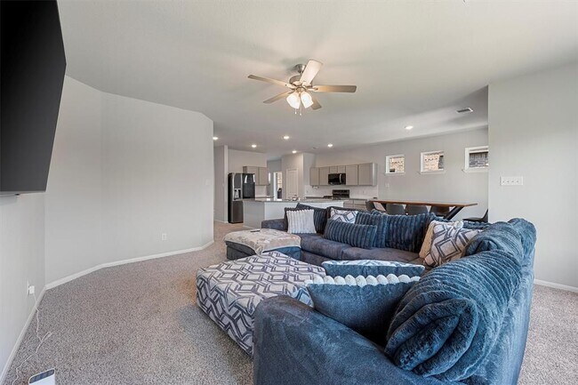 Building Photo - 10511 Kings River Dr