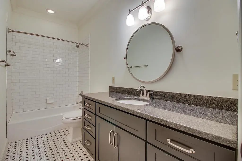 Upstairs Bathroom - 823 Knox Ave
