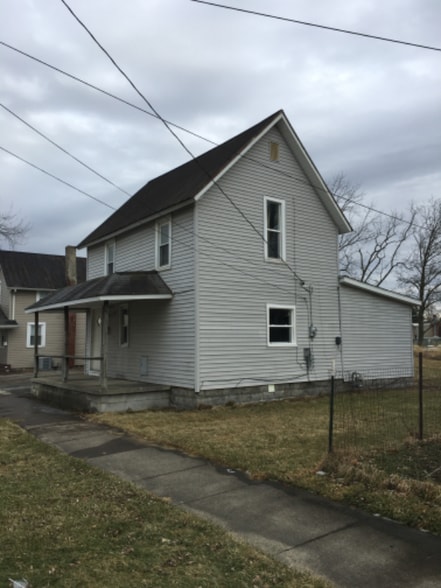 Building Photo - 215 Walnut St