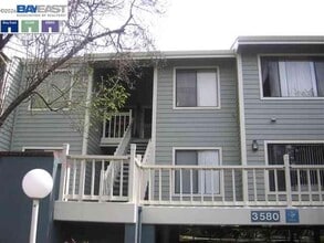 Building Photo - 3580 Birchwood Terrace