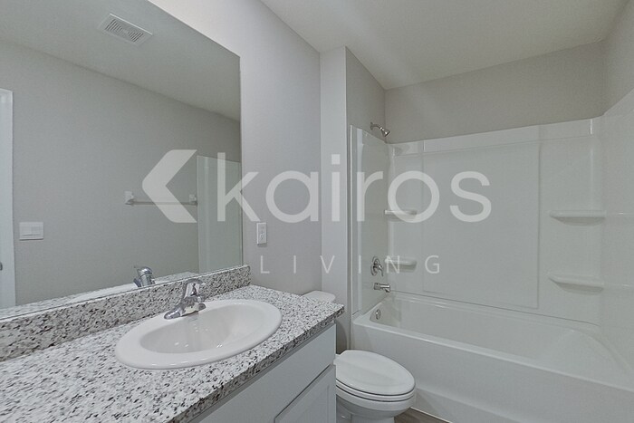 Building Photo - 8656 SW 43rd Ter