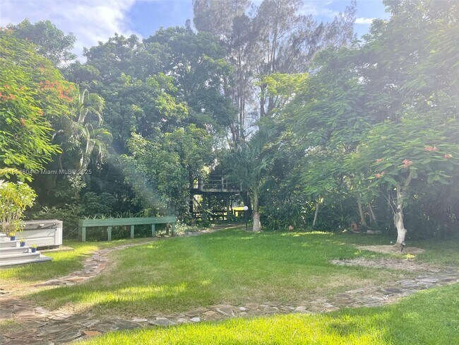 Building Photo - 4301 SW 101st Ave