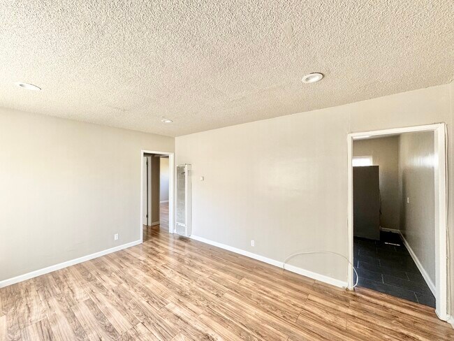 Building Photo - 10910 S Avalon Blvd