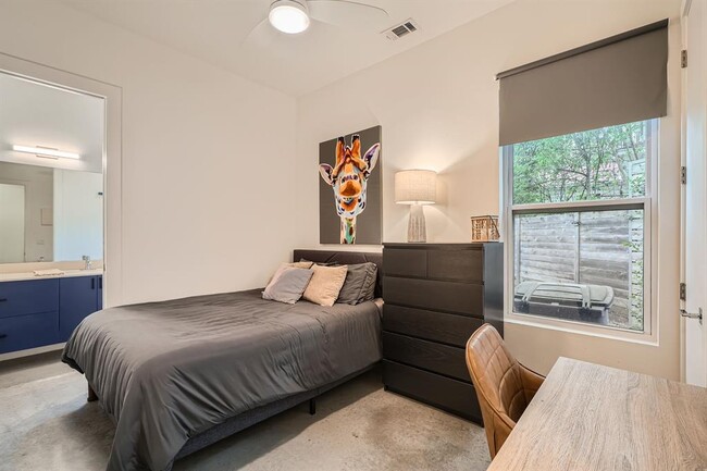 Building Photo - 2601 Francisco St