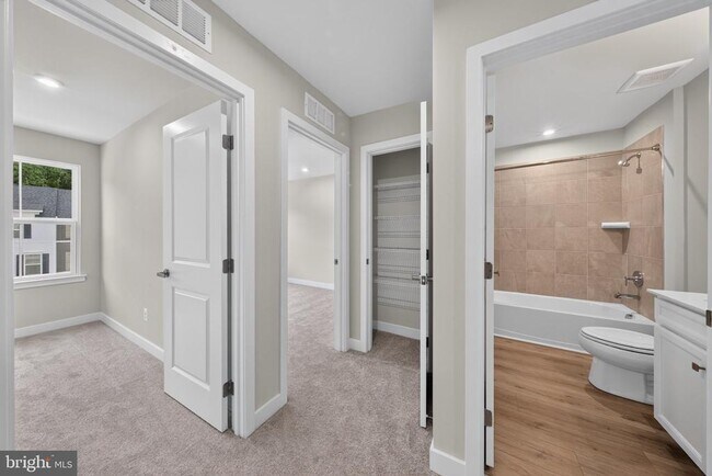 Building Photo - 1863 Bergerac Ct