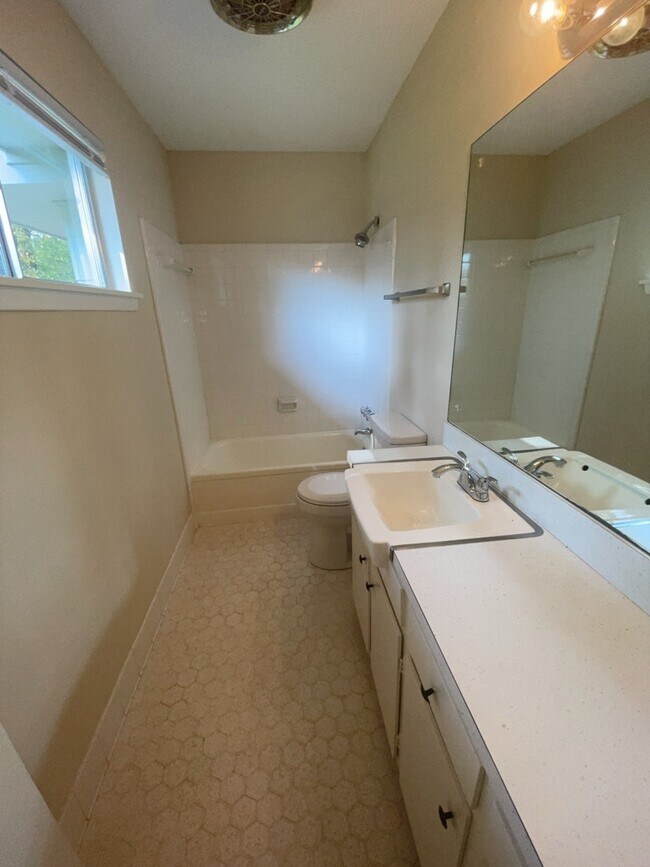 Building Photo - 3535 Exchange Dr