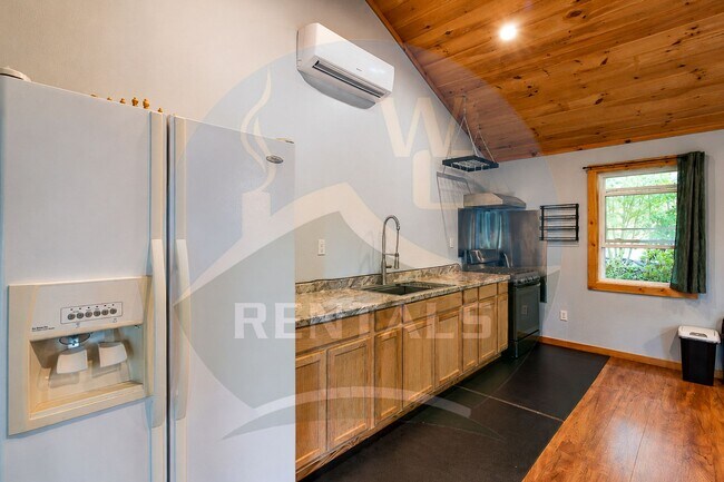 Building Photo - 107 Loveland Vis