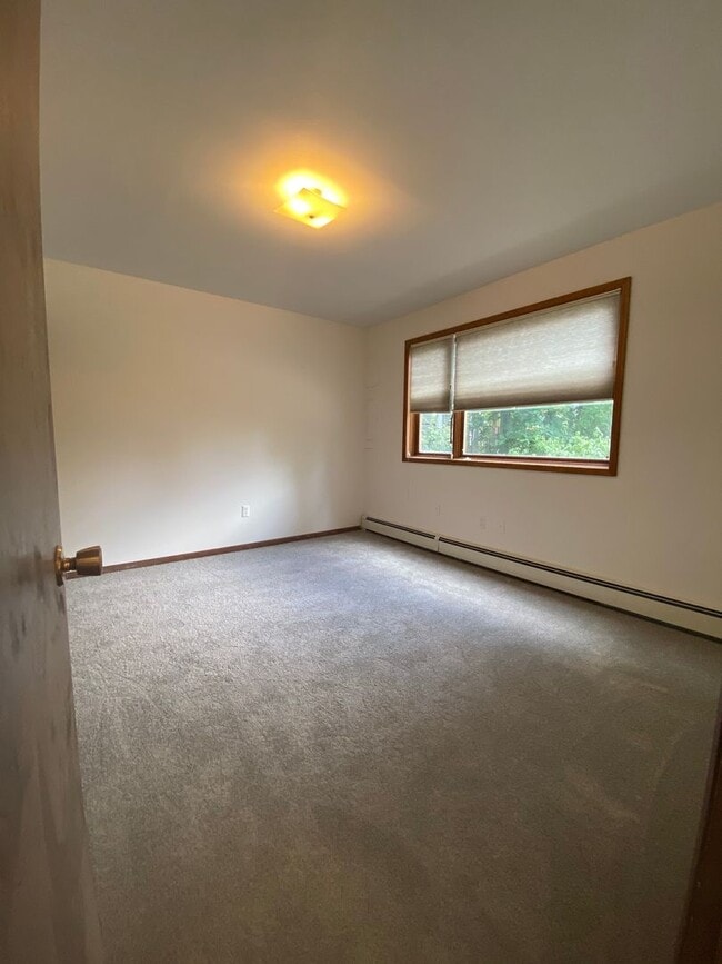 Building Photo - Stunning 3 bed, 2 bath home in historic Ro...