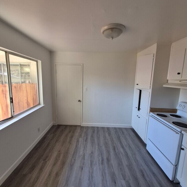 Building Photo - 2301 Ramon Dr