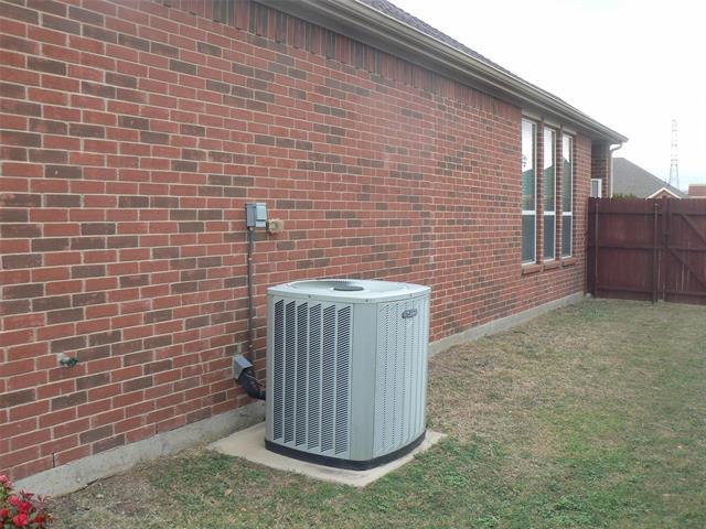 Building Photo - 1619 Northview Dr