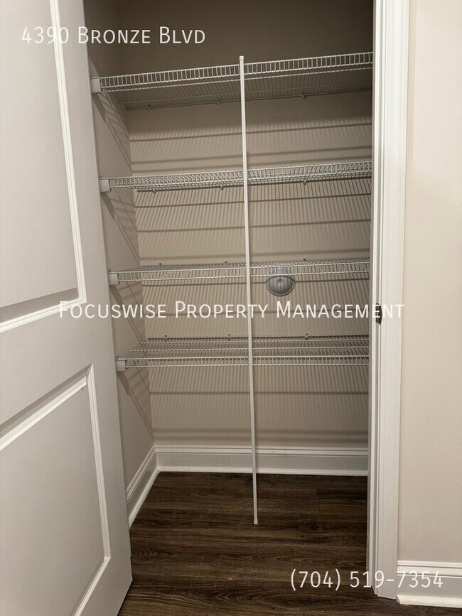 Building Photo - 4390 Bronze Blvd