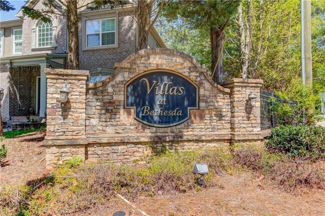 Building Photo - 5230 Habersham Hills Dr