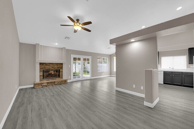Building Photo - Beautiful Single Story home in Painted Des...