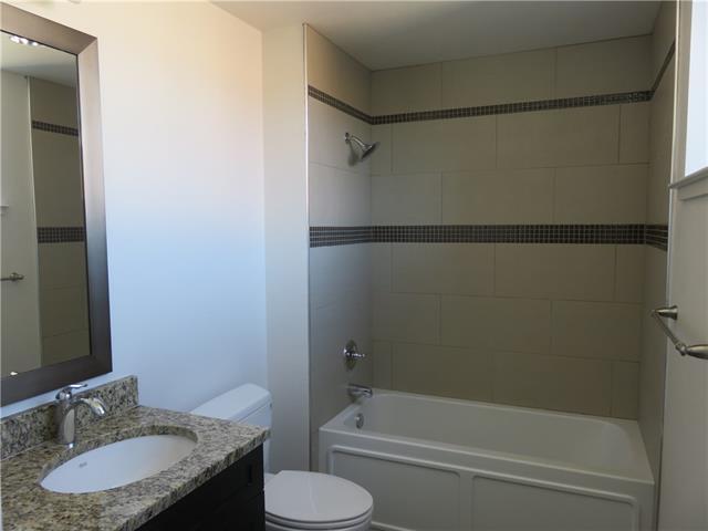 Building Photo - 928 Travis Ave