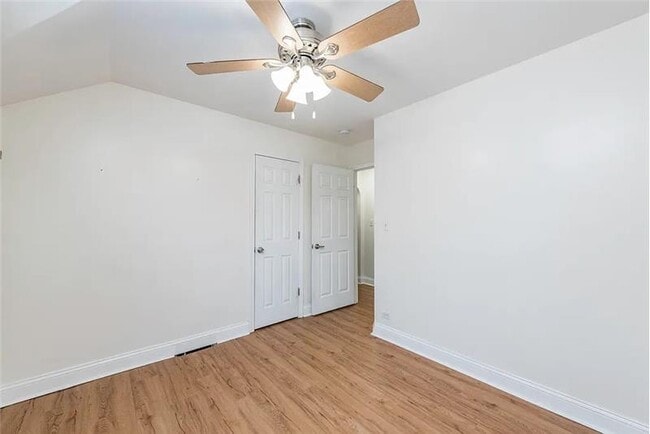 Building Photo - 1902 N Ash St