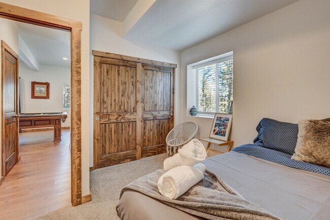 Building Photo - 123 Pinecrest Rd