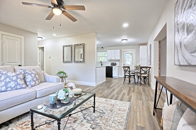 Building Photo - 704 Natchez River Cir