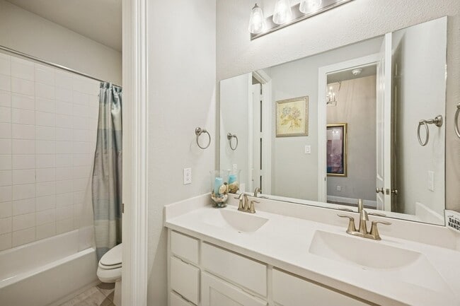 Building Photo - 950 Gentle Knoll Ln