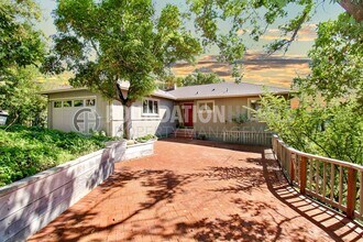 Building Photo - 4BD/2BA San Anselmo Home on a Cul-De-Sac!  Mount Tam Views!  Large Yard!   FOUNDATION
