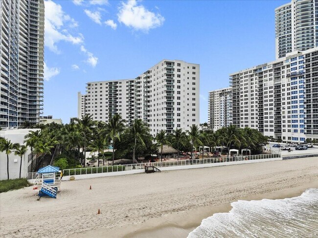 Building Photo - 3001 S Ocean Dr