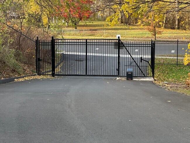 Building Photo - 111 Sherbrooke Ave