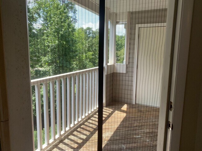 Building Photo - UTILITIES INCLUDED! 4 Bedroom | 4 Bath Con...