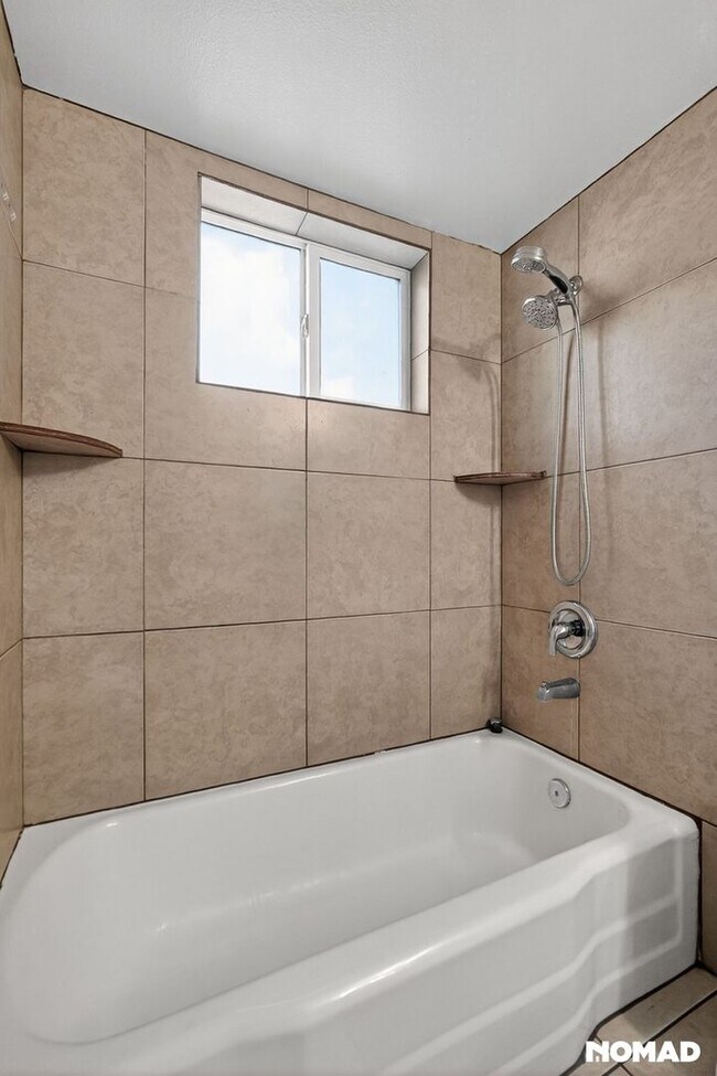 Building Photo - 6502 N 17th Ave