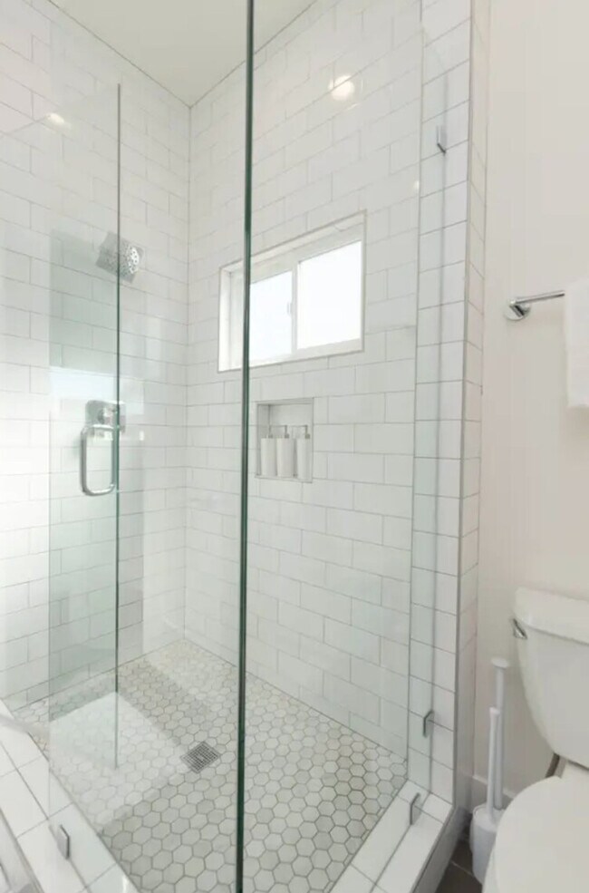 Building Photo - 1500 Neptune Ave