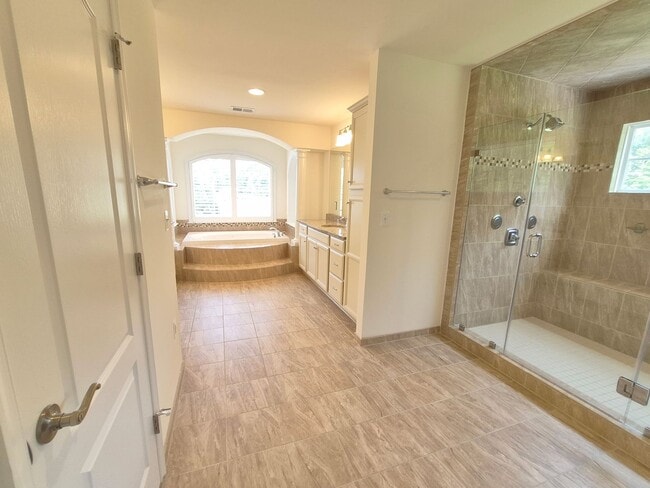 Building Photo - 15 Sweet William Dr