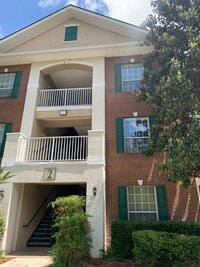 Building Photo - Beautiful and spacious two bedroom two bat...
