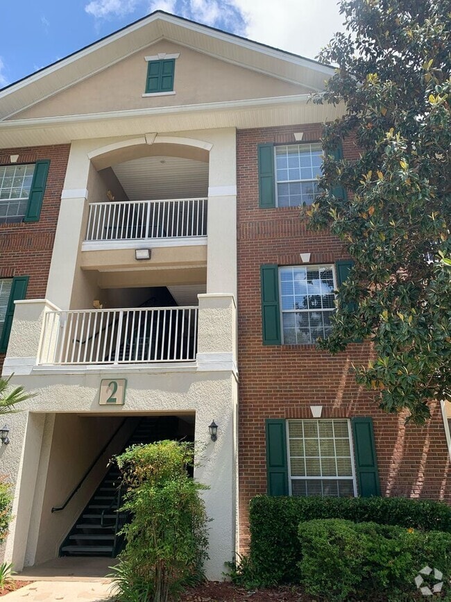 Building Photo - Beautiful and spacious two bedroom two bat...