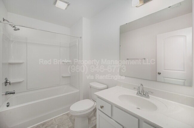 Building Photo - 15223 Scoter St