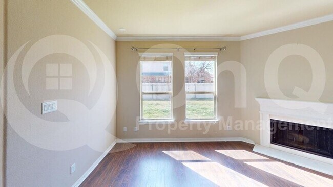 Building Photo - 5804 Valley Haven Way