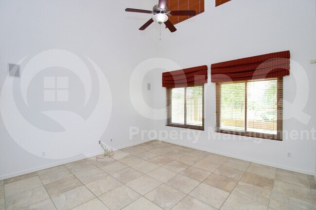Building Photo - 2035 W Monte Cristo Ave