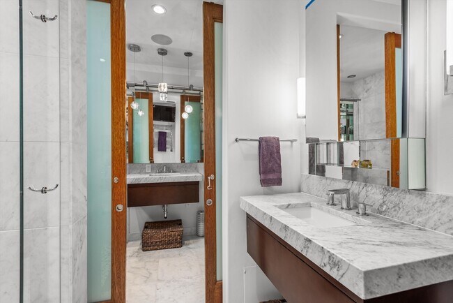 Building Photo - 210 E Hyman Ave