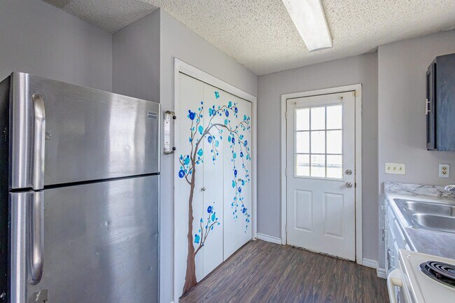 Building Photo - 509 Hopi Dr