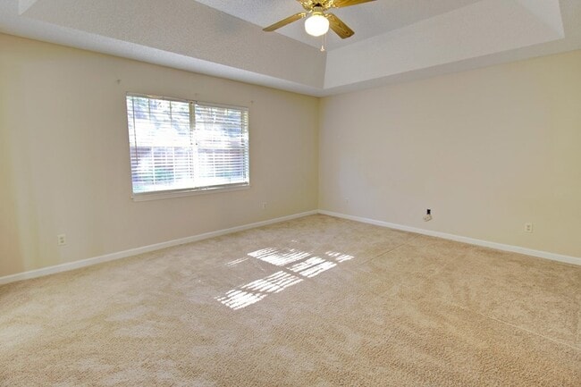 Building Photo - 809 Barrington Dr