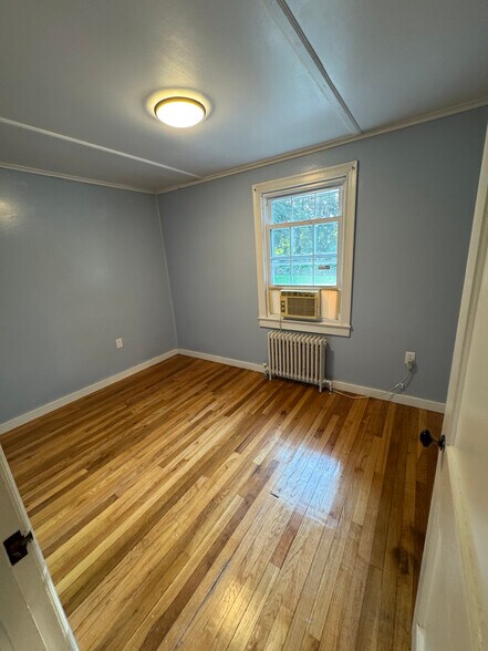 Building Photo - 14 Loring Ln