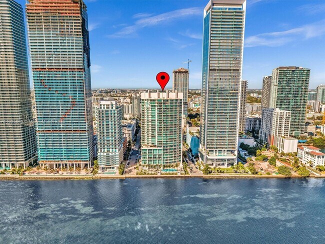 Building Photo - 665 NE 25th St