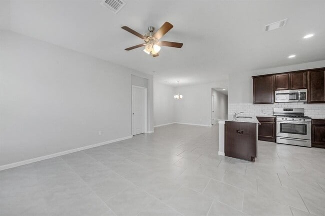 Building Photo - 2130 Mirror Ridge Ct