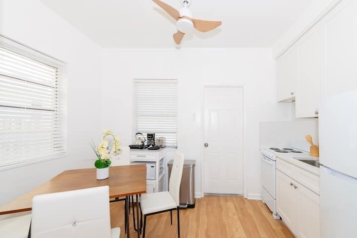 Building Photo - 545 Michigan Ave