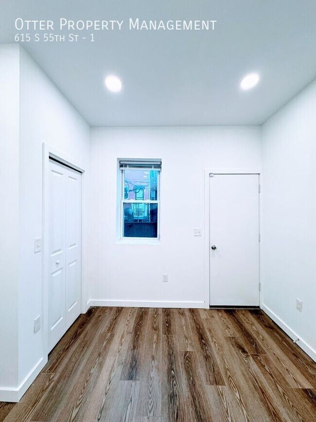 Building Photo - 615 S 55th St