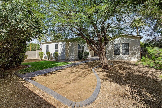 Building Photo - 3414 N 44th Pl