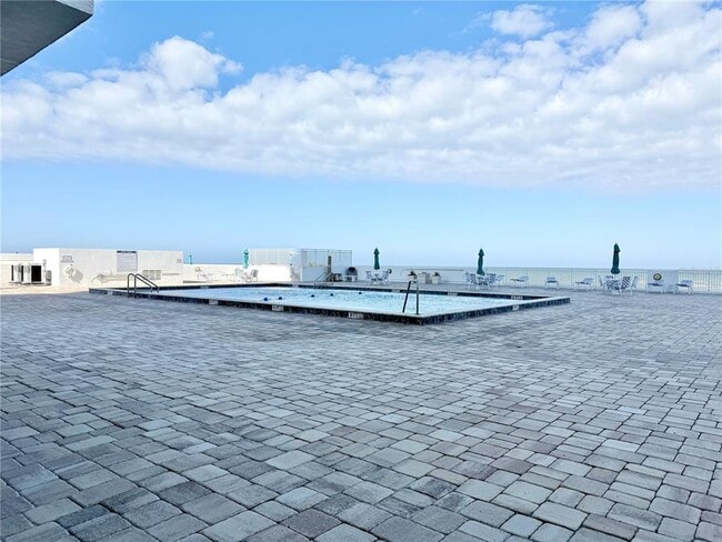 Building Photo - 3047 S Atlantic Ave