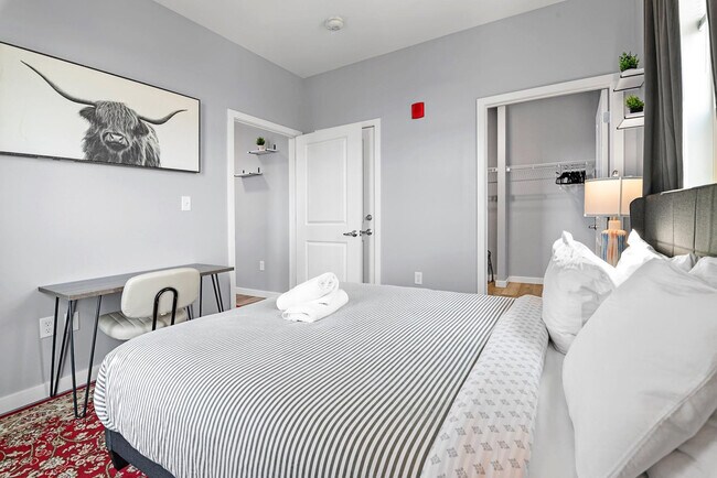 Building Photo - 95 Broadway-SI ID1240348P