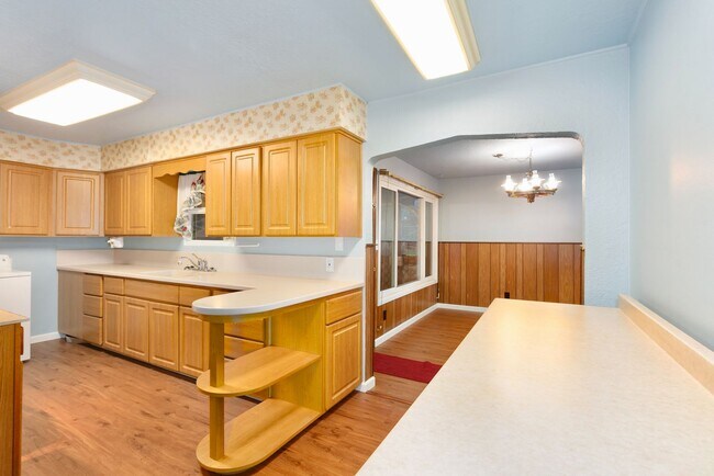 Building Photo - AVAILABLE FOR RENT – Beautiful 4BD / 3BA Home in Tacoma!