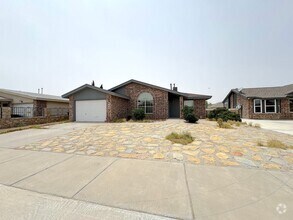 Building Photo - East El Paso 3 bed Refrig A/C