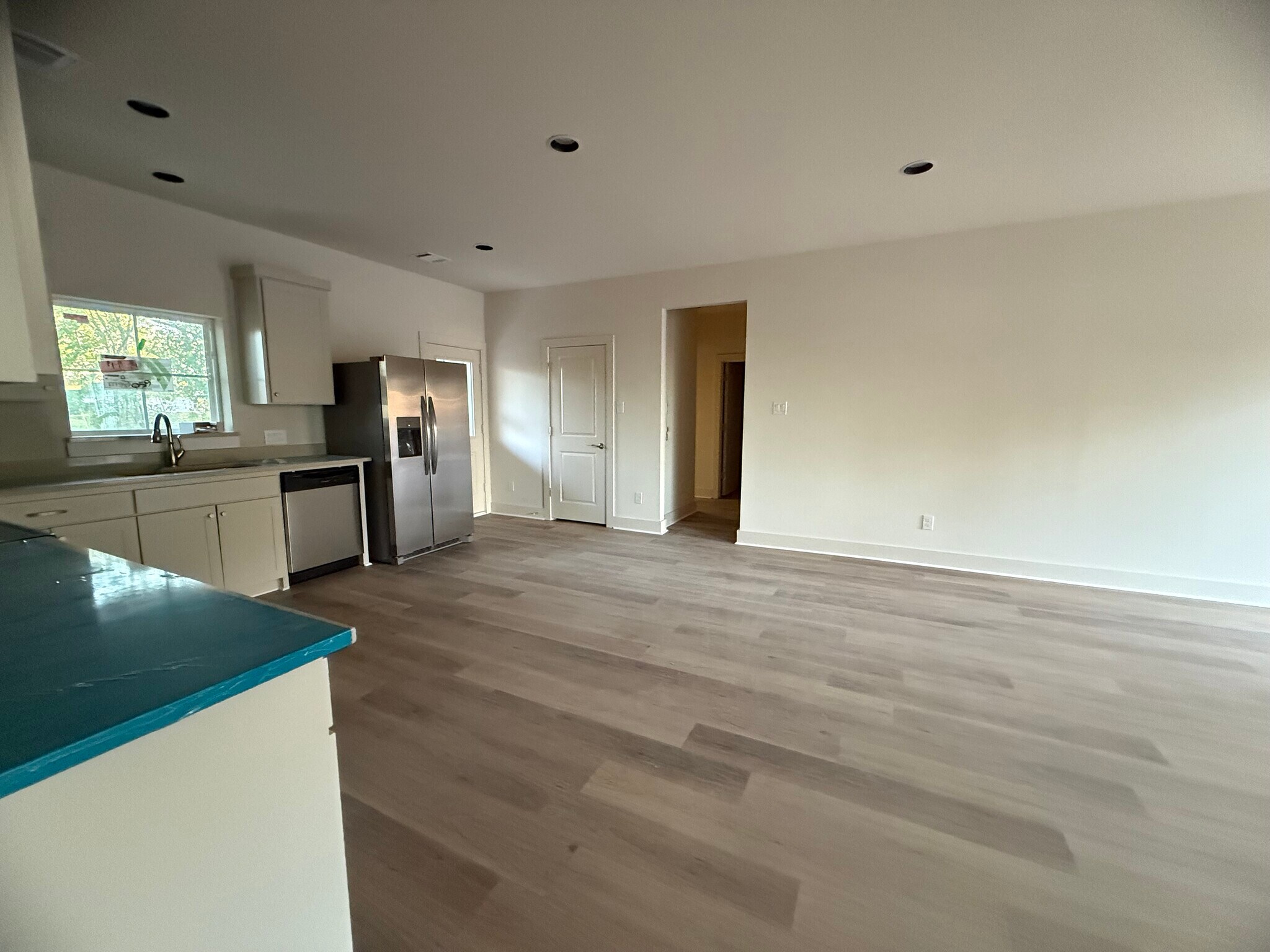 Building Photo - 106 Kirkland St