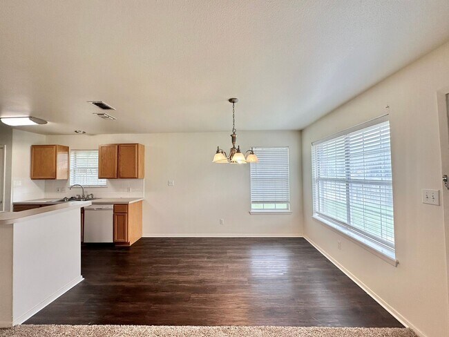 Building Photo - 3-Bedroom Home on Corner Lot in Whitehouse...